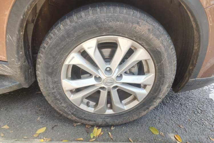 Used Nissan X-Trail 2014 2.0L CVT Comfort Edition 2WD Right Front Wheel Hub