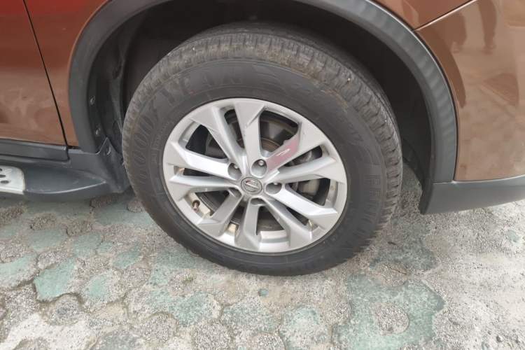 Used Nissan X-Trail 2014 2.0L CVT Comfort Edition 2WD Right Front Wheel Hub