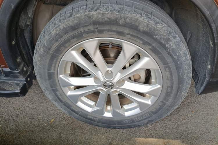 Used Nissan X-Trail 2014 2.0L CVT Comfort Edition 2WD Right Front Wheel Hub