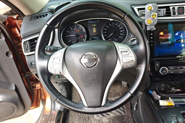 Used Nissan X-Trail 2014 2.0L CVT Comfort Edition 2WD Steering Wheel