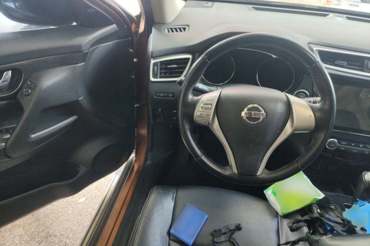 Used Nissan X-Trail 2014 2.5L CVT Luxury Edition 4WD Steering Wheel