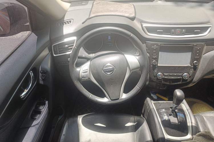 Used Nissan X-Trail 2014 2.0L CVT Comfort Edition 2WD Steering Wheel