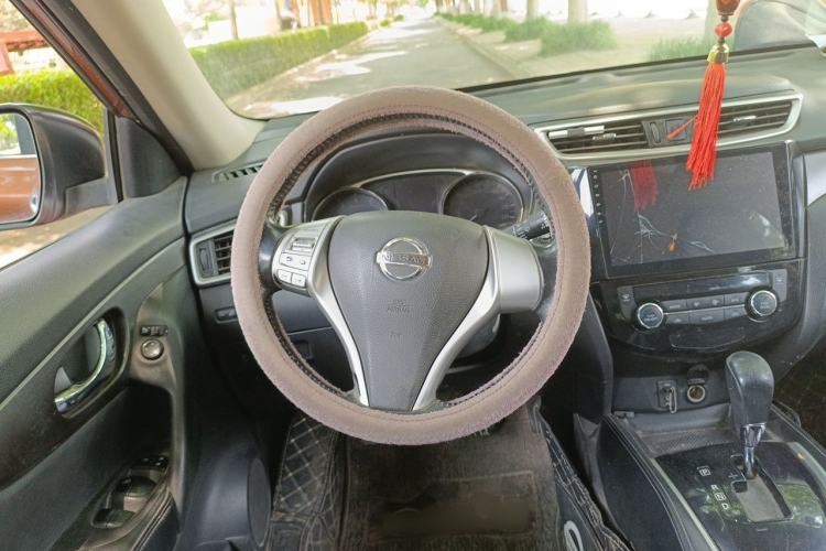 Used Nissan X-Trail 2014 2.0L CVT Comfort Edition 2WD Steering Wheel