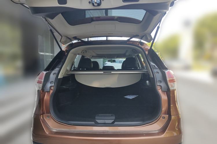 Used Nissan X-Trail 2014 2.0L CVT Comfort Edition 2WD Trunk