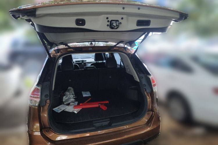Used Nissan X-Trail 2014 2.5L CVT Luxury Edition 4WD Trunk