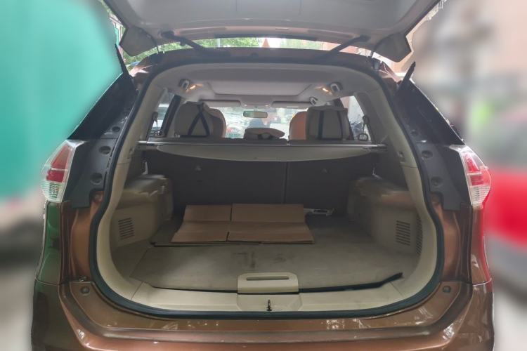 Used Nissan X-Trail 2014 2.0L CVT Comfort Edition 2WD Trunk