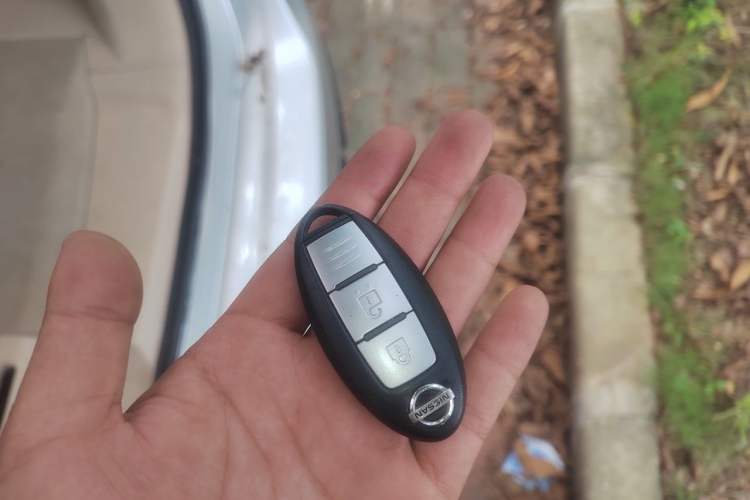 Used Nissan X-Trail 2014 2.0L CVT Comfort Edition 2WD Vehicle Key