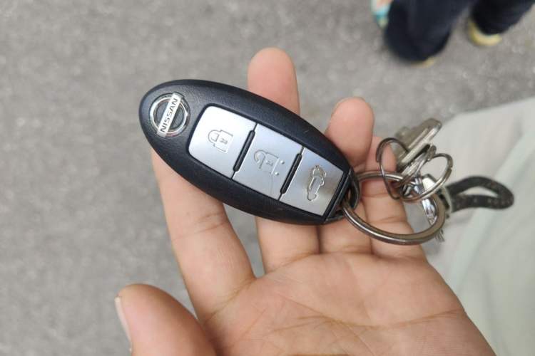 Used Nissan X-Trail 2014 2.5L CVT Luxury Edition 4WD Vehicle Key