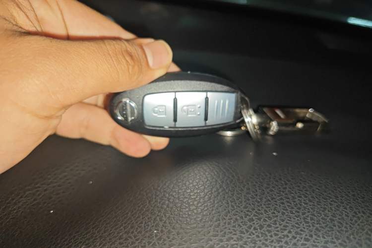 Used Nissan X-Trail 2014 2.0L CVT Comfort Edition 2WD Vehicle Key