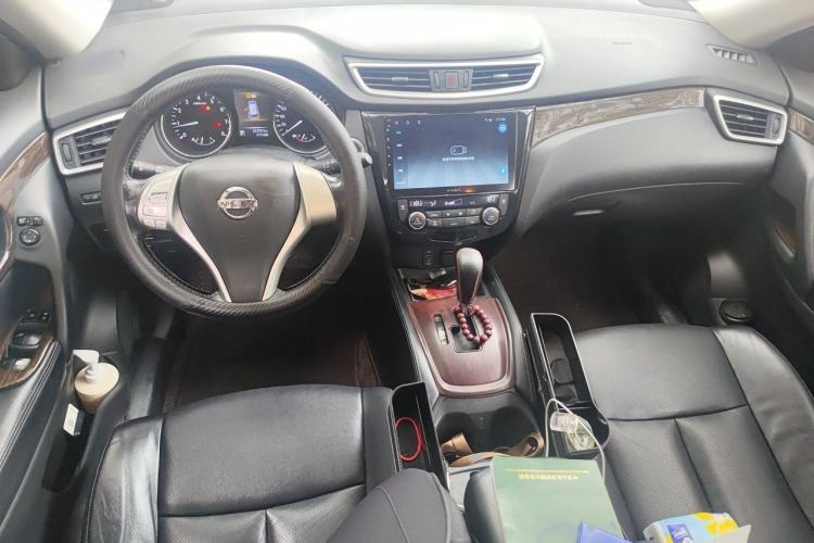 Used Nissan X-Trail 2014 2.0L CVT Comfort Edition 2WD Center Console