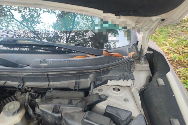 Used Nissan X-Trail 2014 2.0L CVT Comfort Edition 2WD Engine Bay Left