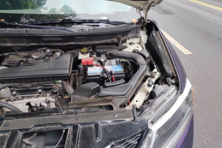 Used Nissan X-Trail 2014 2.5L CVT Luxury Edition 4WD Engine Bay Left