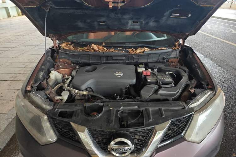 Used Nissan X-Trail 2014 2.5L CVT Luxury Edition 4WD Engine Bay