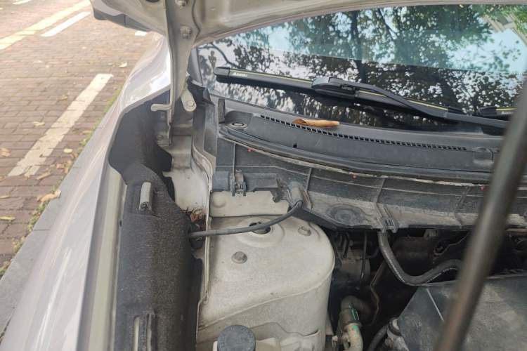 Used Nissan X-Trail 2014 2.0L CVT Comfort Edition 2WD Engine Bay Right
