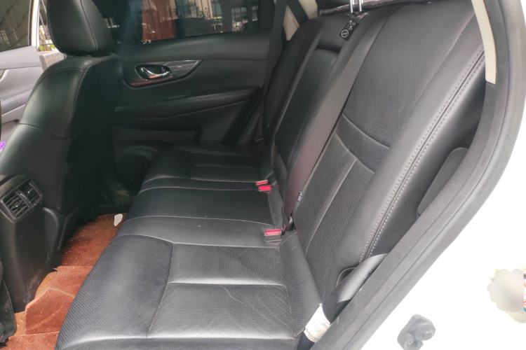 Used Nissan X-Trail 2014 2.5L CVT Luxury Edition 4WD Left Rear Seat