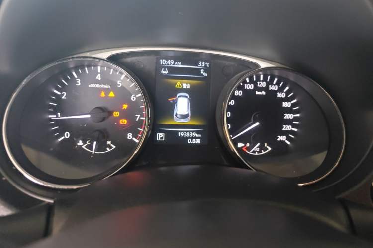 Used Nissan X-Trail 2014 2.5L CVT Luxury Edition 4WD Odometer Close Up
