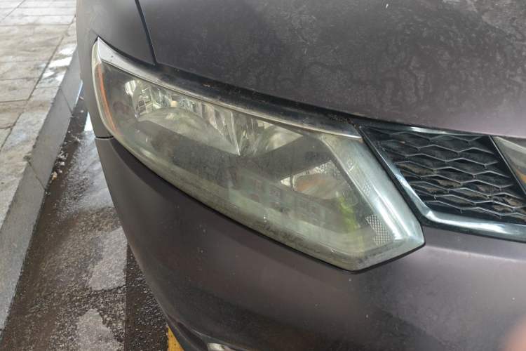 Used Nissan X-Trail 2014 2.5L CVT Luxury Edition 4WD Right Front Headlight