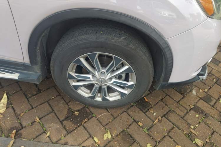 Used Nissan X-Trail 2014 2.0L CVT Comfort Edition 2WD Right Front Wheel Hub