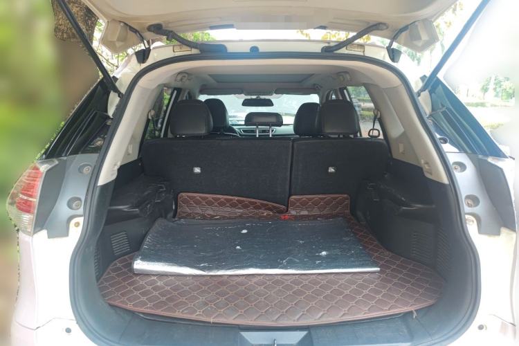 Used Nissan X-Trail 2014 2.0L CVT Comfort Edition 2WD Trunk
