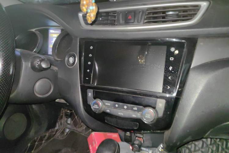 Used Nissan X-Trail 2014 2.0L CVT Comfort Edition 2WD Audio And AC Panel