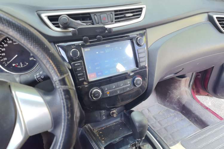 Used Nissan X-Trail 2014 2.0L CVT Fashion Edition 2WD Audio And AC Panel
