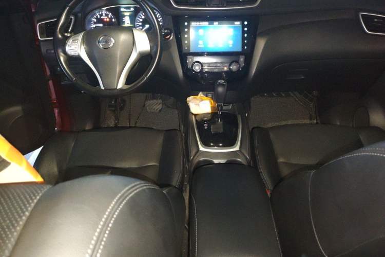 Used Nissan X-Trail 2014 2.0L CVT Comfort Edition 2WD Audio And AC Panel