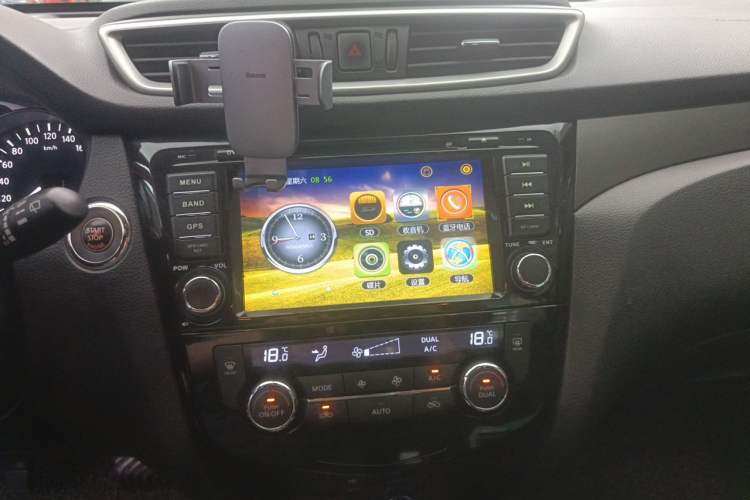 Used Nissan X-Trail 2014 2.0L CVT Comfort Edition 2WD Audio And AC Panel