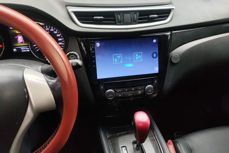 Used Nissan X-Trail 2014 2.5L CVT Luxury Edition 4WD Audio And AC Panel