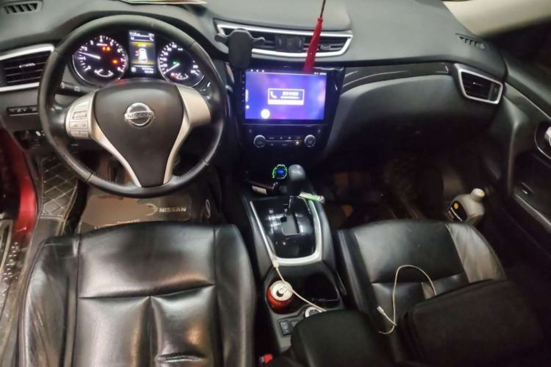 Used Nissan X-Trail 2014 2.5L CVT Luxury Edition 4WD Center Console