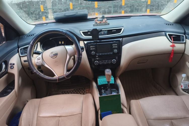 Used Nissan X-Trail 2014 2.0L CVT Comfort Edition 2WD Center Console