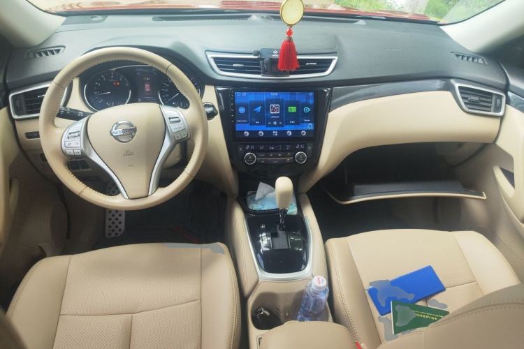 Used Nissan X-Trail 2014 2.5L CVT Luxury Edition 4WD Center Console