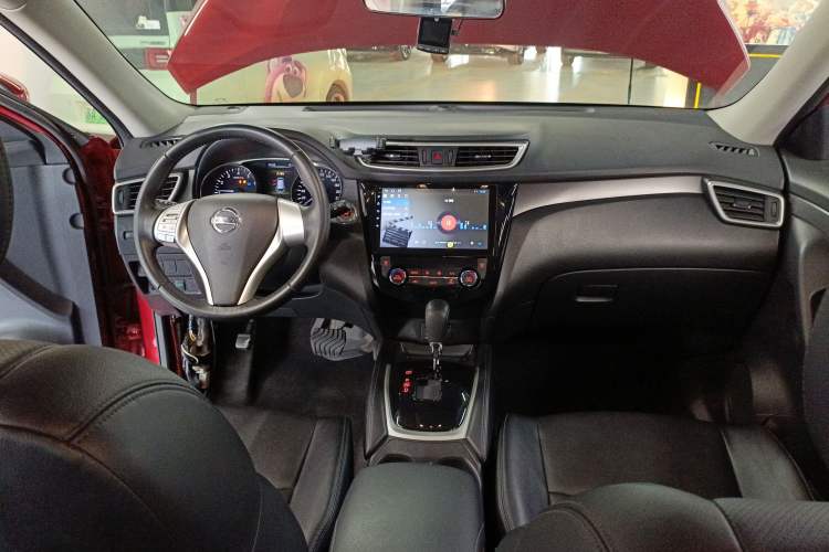 Used Nissan X-Trail 2014 2.0L CVT Comfort Edition 2WD Center Console