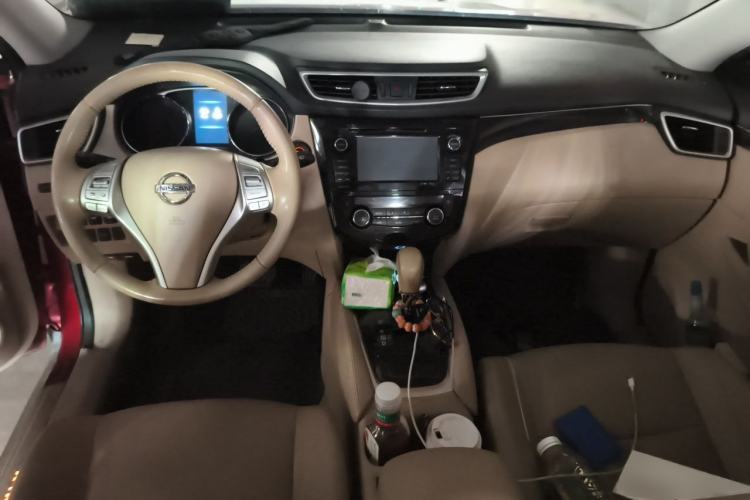 Used Nissan X-Trail 2014 2.5L CVT Ultimate Edition 4WD Center Console