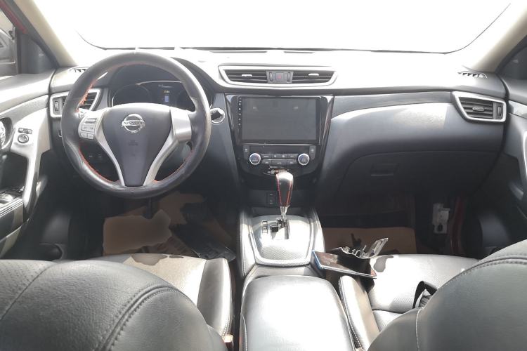 Used Nissan X-Trail 2014 2.5L CVT Luxury Edition 4WD Center Console