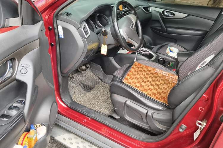 Used Nissan X-Trail 2014 2.0L CVT Comfort Edition 2WD Driver Seat