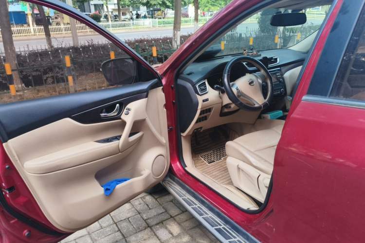 Used Nissan X-Trail 2014 2.0L CVT Comfort Edition 2WD Driver Seat