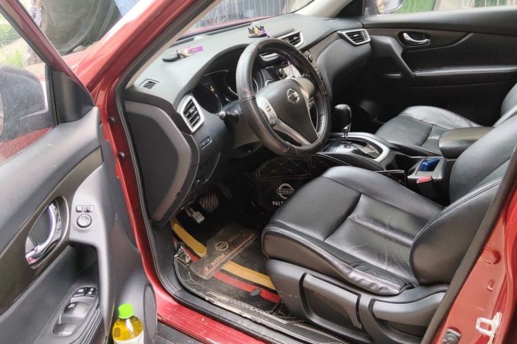 Used Nissan X-Trail 2014 2.0L CVT Comfort Edition 2WD Driver Seat