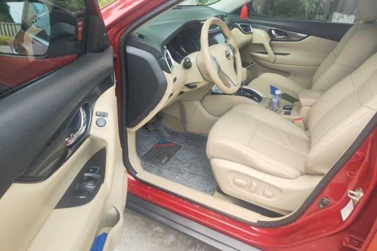Used Nissan X-Trail 2014 2.5L CVT Luxury Edition 4WD Driver Seat