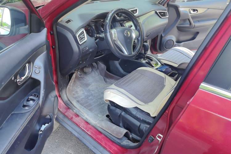 Used Nissan X-Trail 2014 2.0L CVT Fashion Edition 2WD Driver Seat