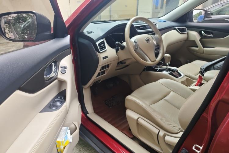 Used Nissan X-Trail 2014 2.0L CVT Comfort Edition 2WD Driver Seat