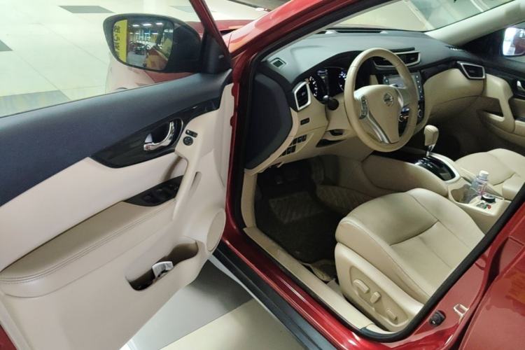Used Nissan X-Trail 2014 2.5L CVT Luxury Edition 4WD Driver Seat