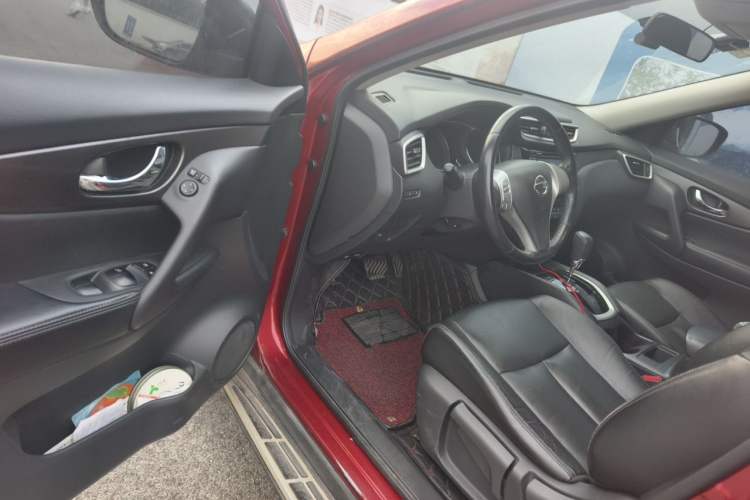 Used Nissan X-Trail 2014 2.0L CVT Comfort Edition 2WD Driver Seat