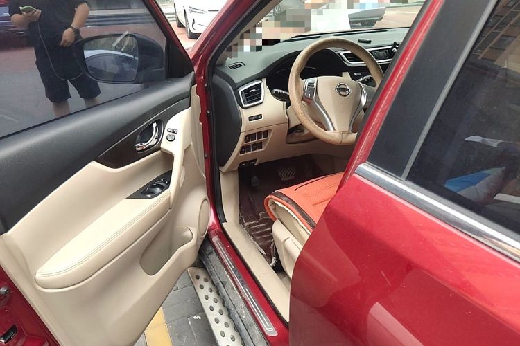 Used Nissan X-Trail 2014 2.0L CVT Fashion Edition 2WD Driver Seat