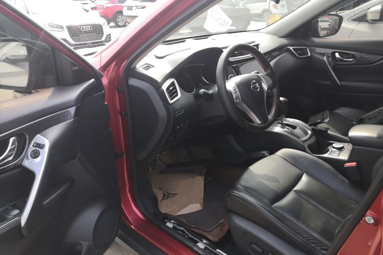 Used Nissan X-Trail 2014 2.5L CVT Luxury Edition 4WD Driver Seat