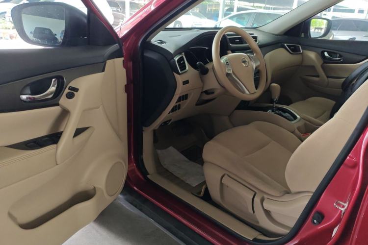 Used Nissan X-Trail 2014 2.0L CVT Fashion Edition 2WD Driver Seat