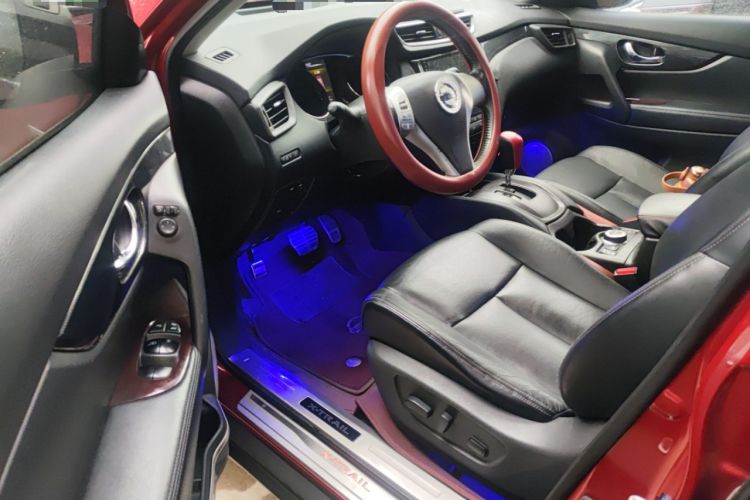 Used Nissan X-Trail 2014 2.5L CVT Luxury Edition 4WD Driver Seat