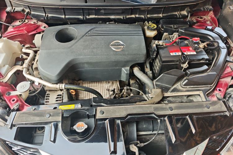 Used Nissan X-Trail 2014 2.5L CVT Luxury Edition 4WD Engine Bay