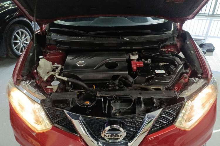 Used Nissan X-Trail 2014 2.0L CVT Comfort Edition 2WD Engine Bay