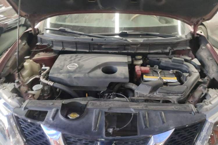 Used Nissan X-Trail 2014 2.0L CVT Comfort Edition 2WD Engine Bay