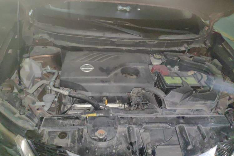 Used Nissan X-Trail 2014 2.0L CVT Comfort Edition 2WD Engine Bay